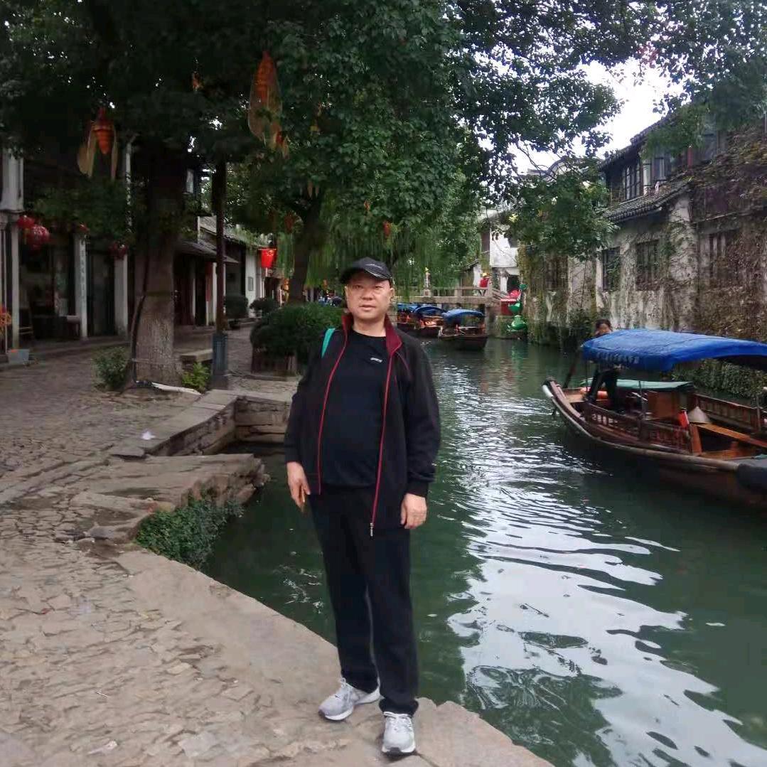 奇闻趣事的发现者