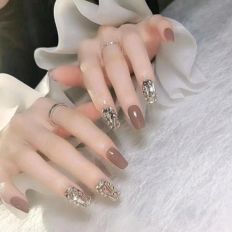 铜梁区静静美甲美睫店