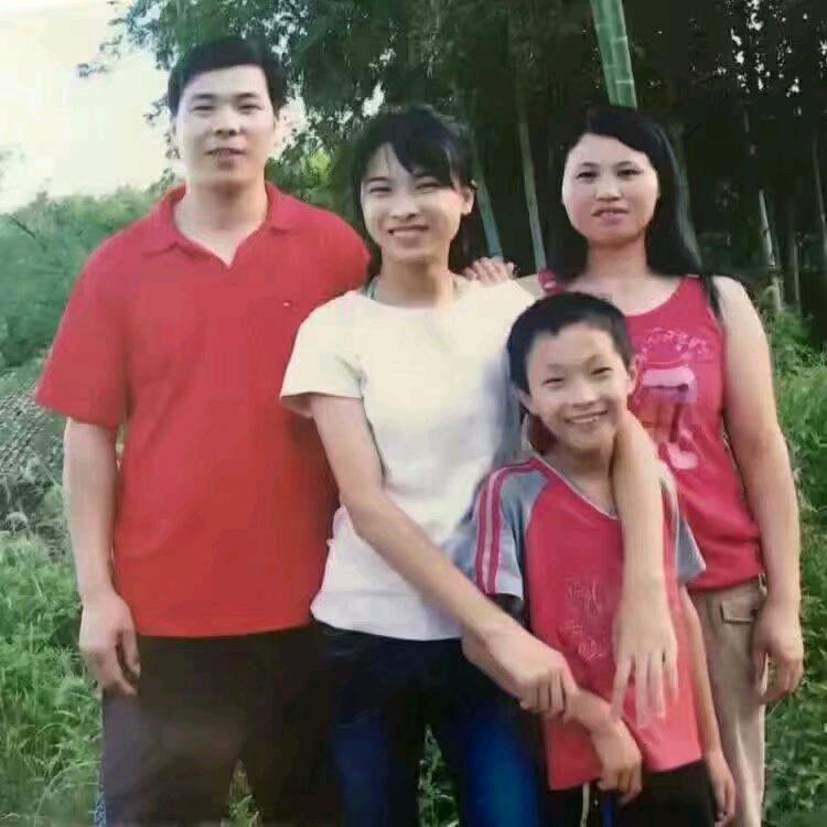 云云《开心🌹》