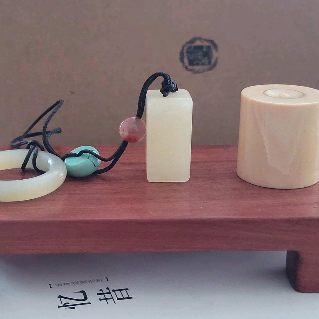 襟上墨痕