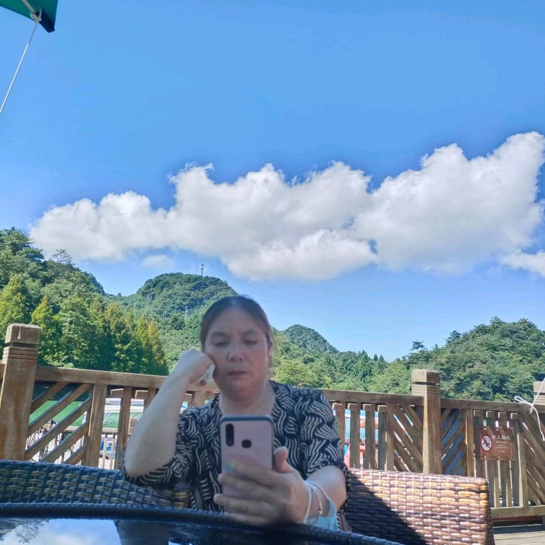 梁大英