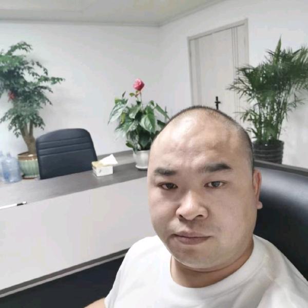 同创眼镜波仔