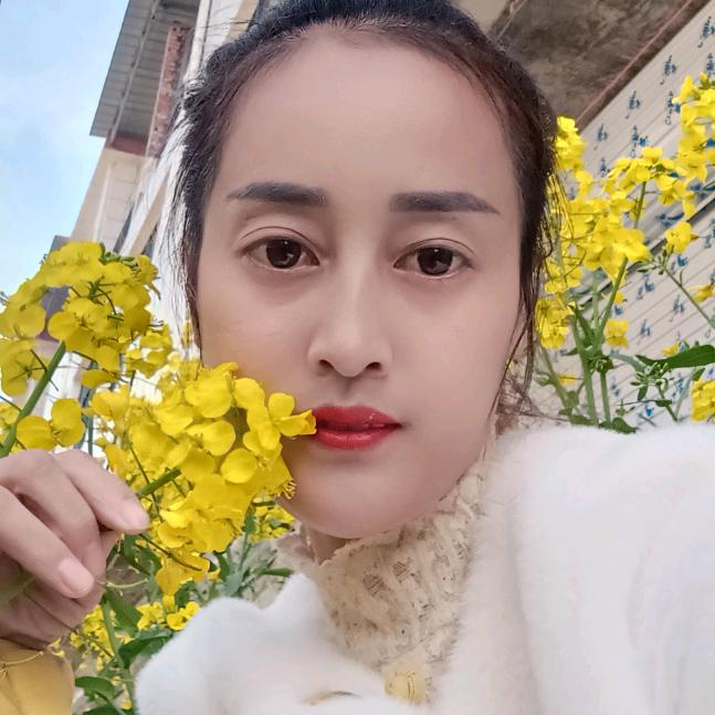 杨杨女装工厂店