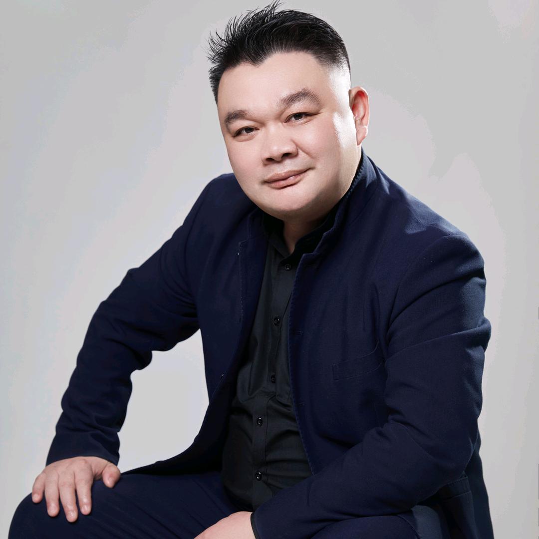 刘龙辉（把爱传出去）