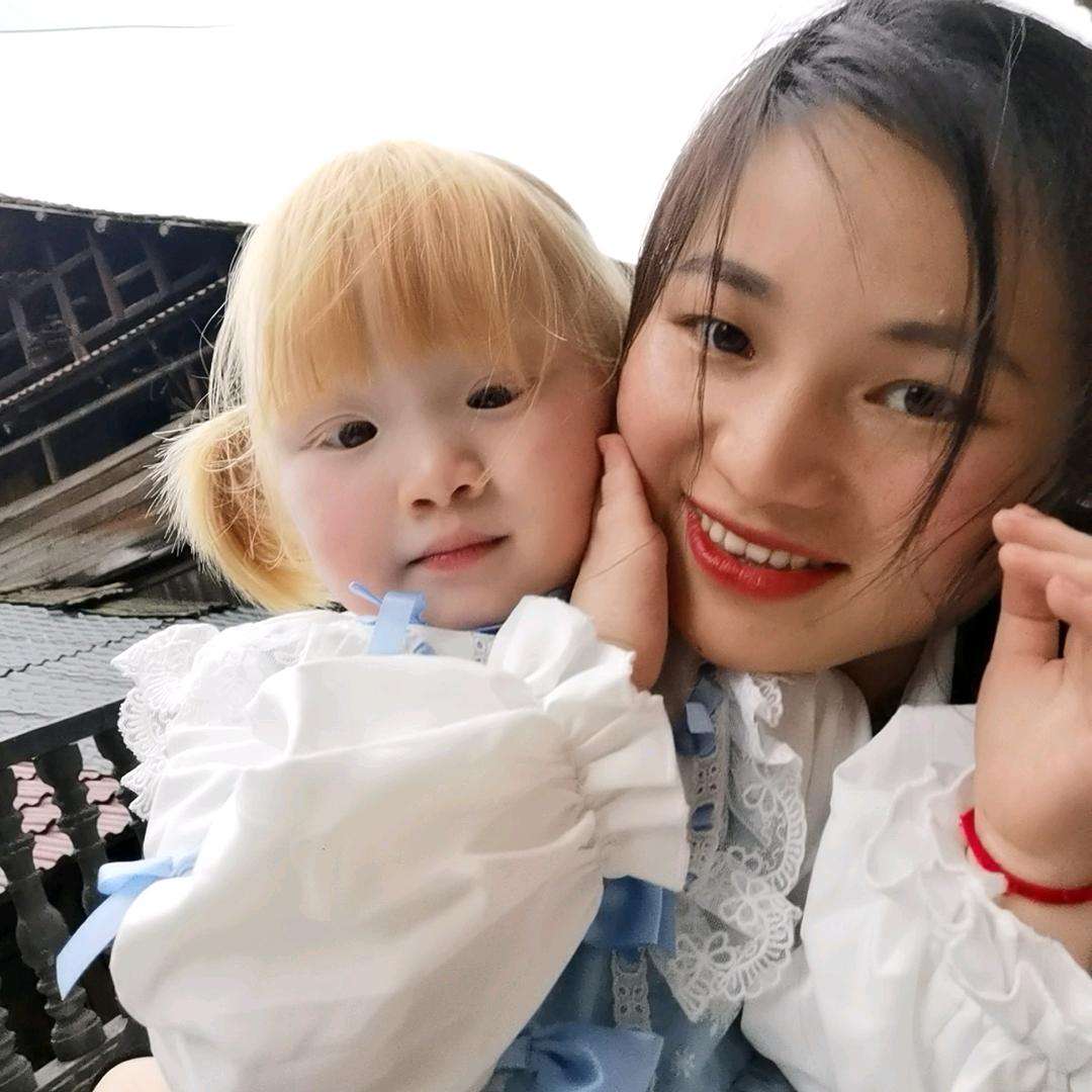 侗族的爱莎公主