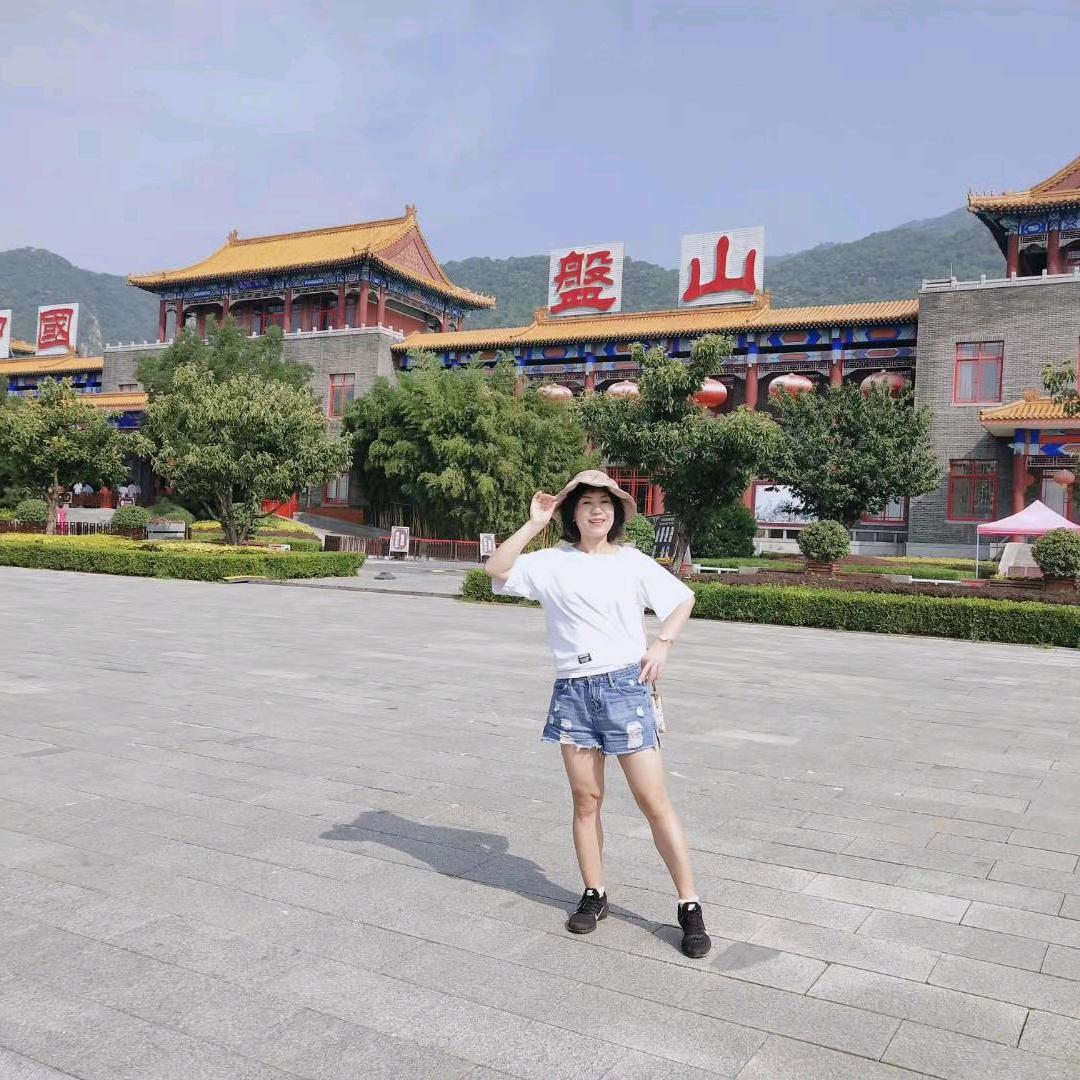 辽阳三小姐卖家具的臭美人