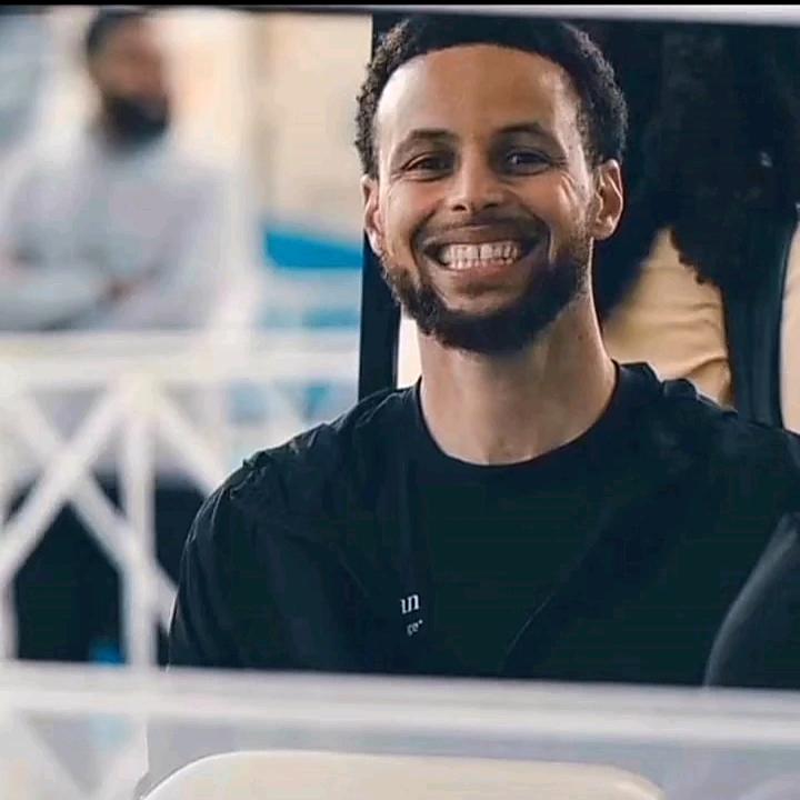 爱打篮球的男孩🏀😘