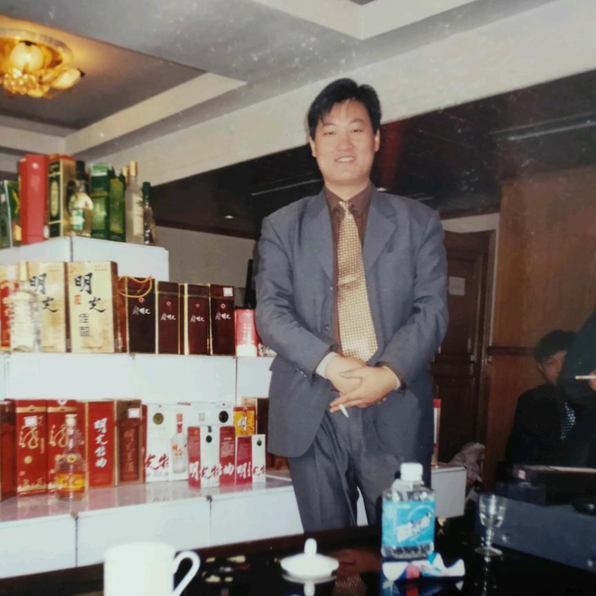 明光吕荣幸