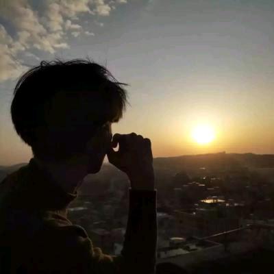 小伟.