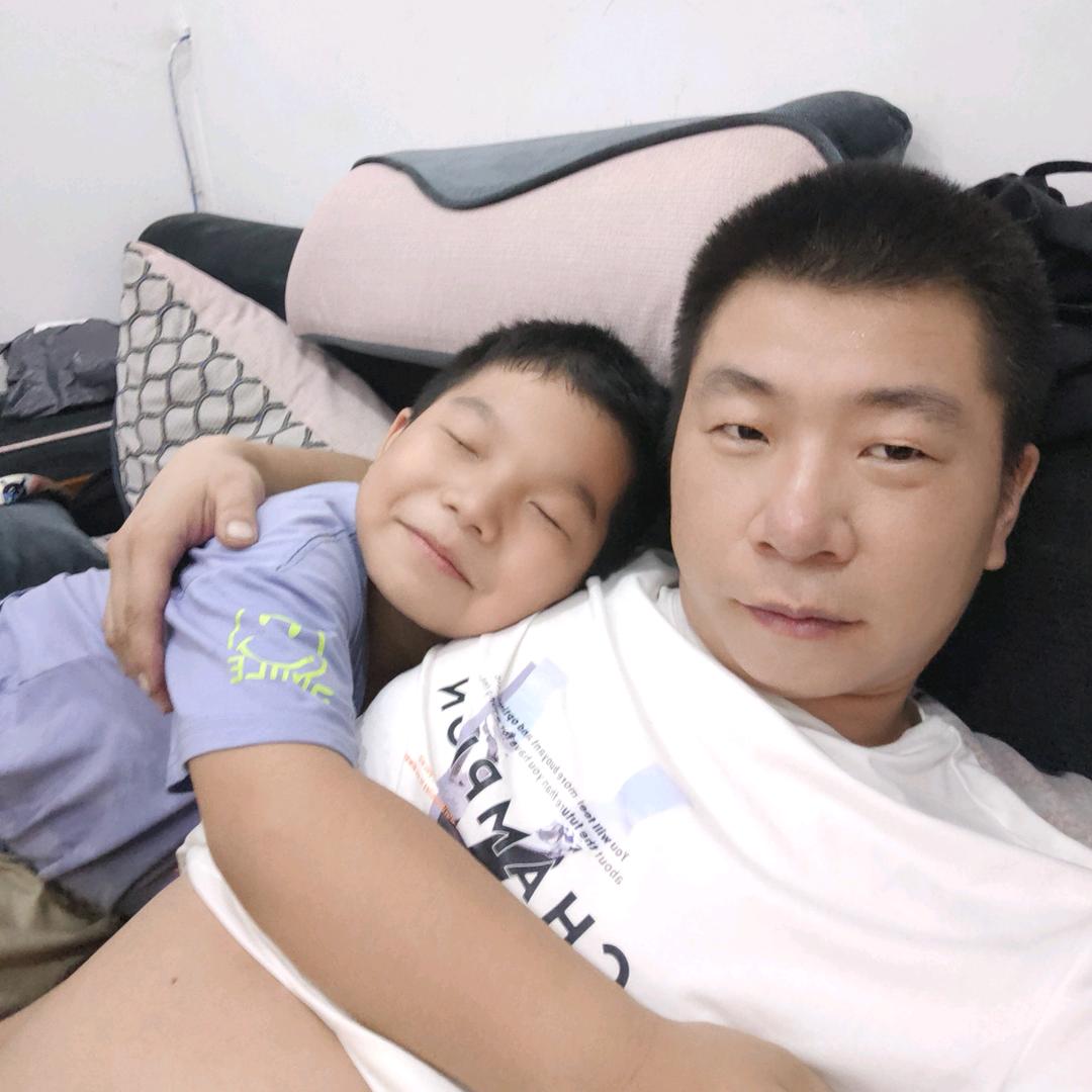 卖麻辣烫的开鱼车