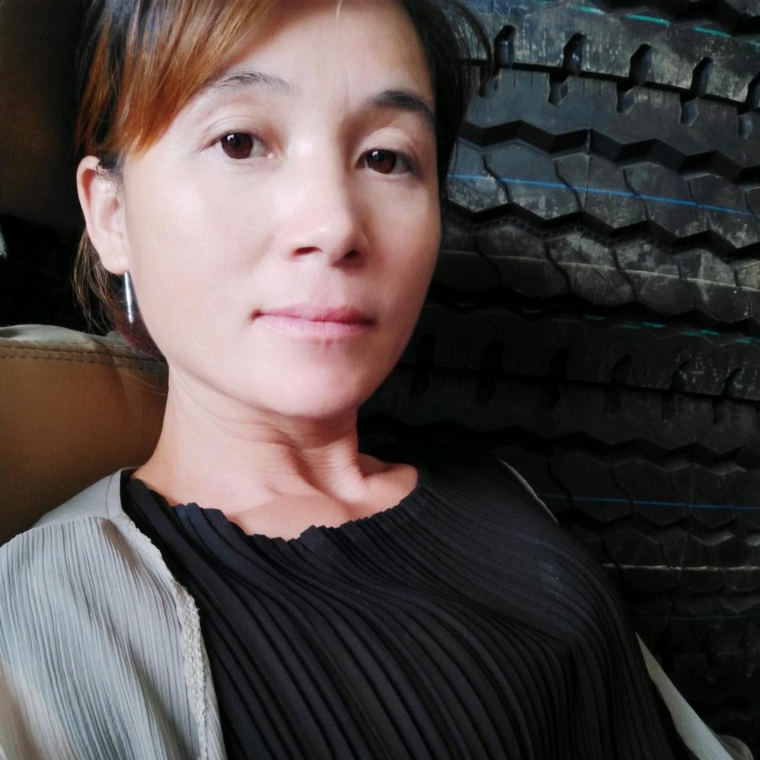 轮胎女黄建琴