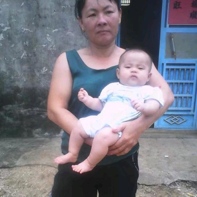 博然伊笑婷好