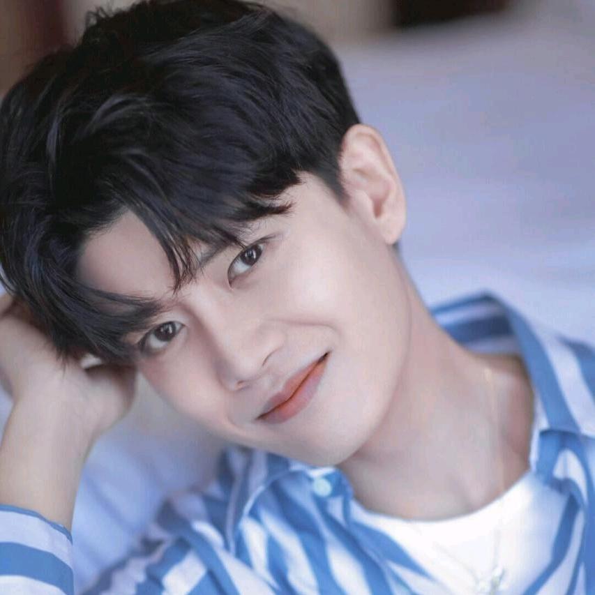 沈么都不是 ƪ(˘⌣˘)ʃ