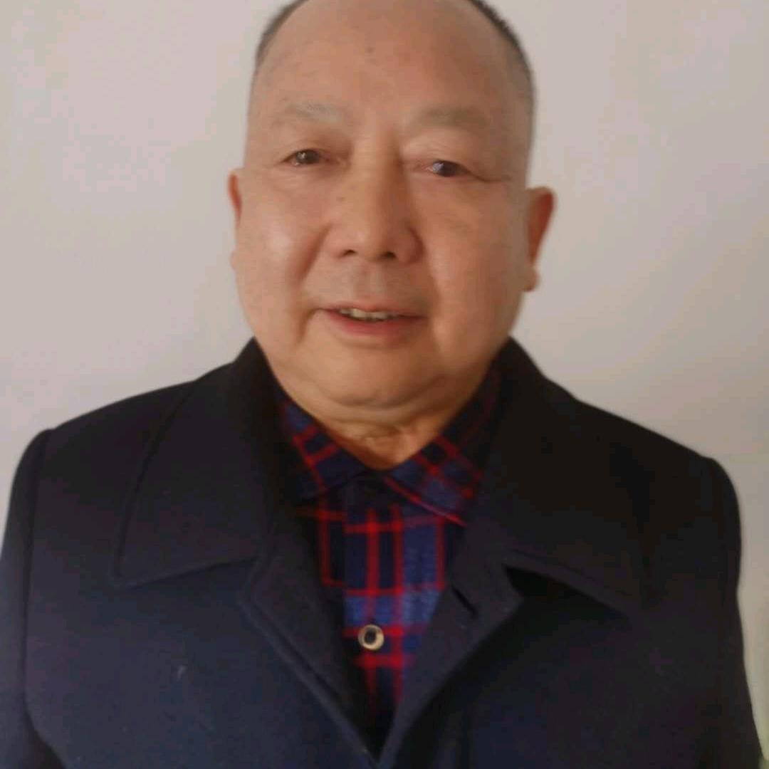 华