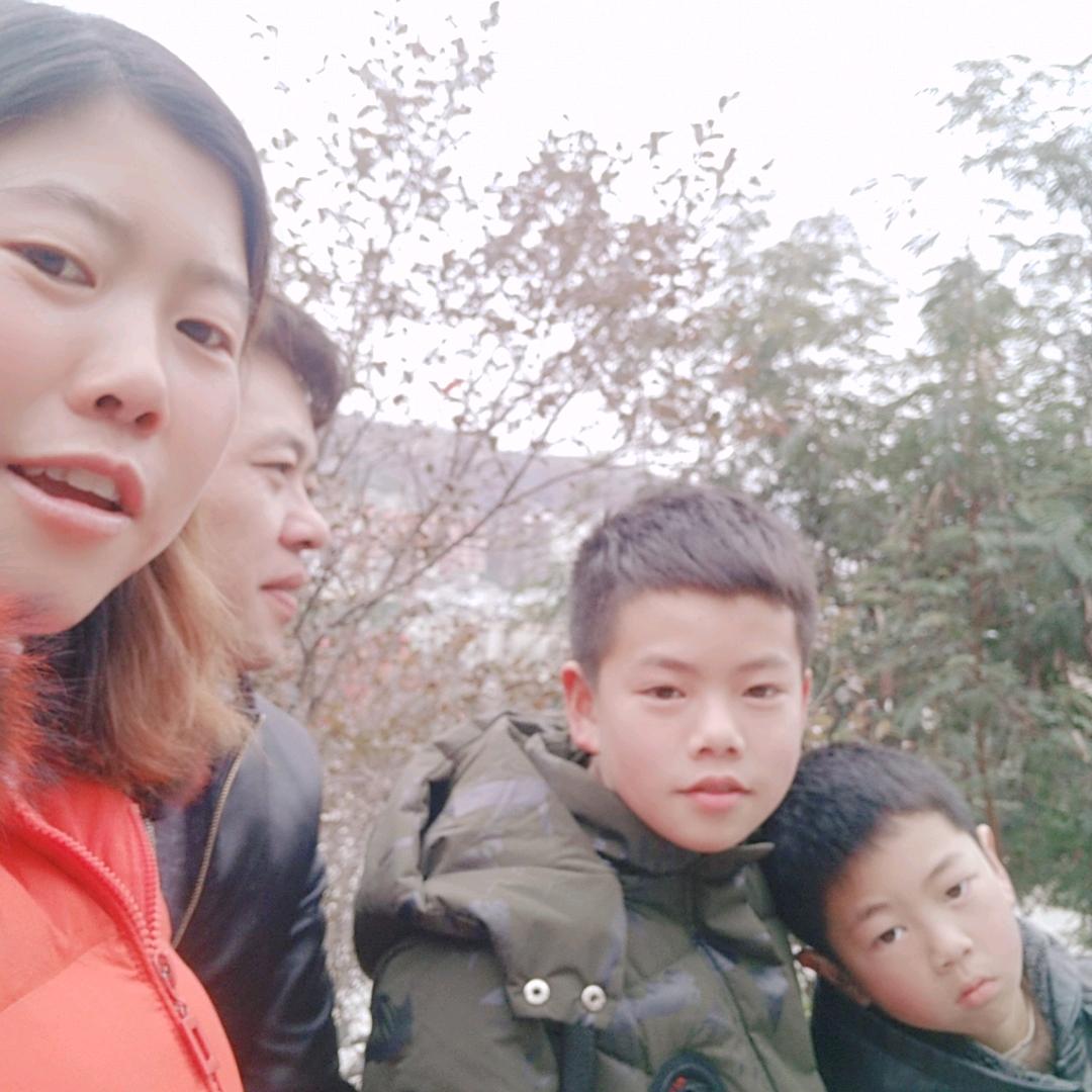 杨宇(陪丈夫抗癌)