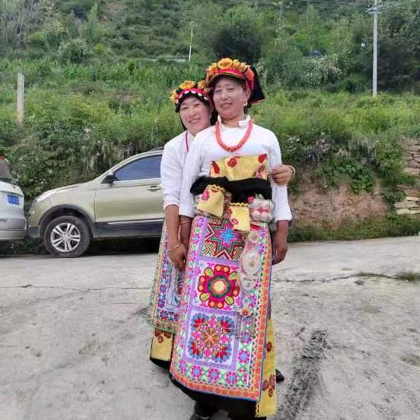 带刺的玫瑰🌹