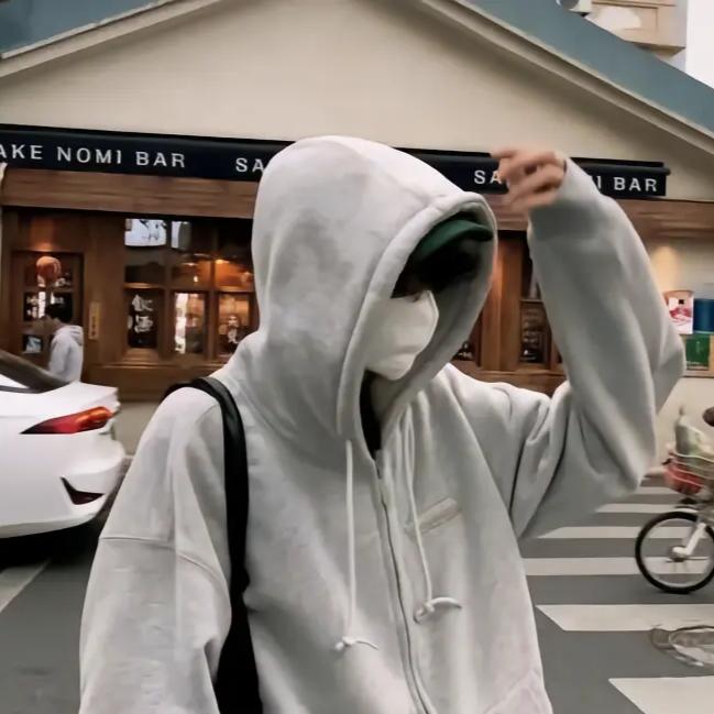 将爱意藏在心底