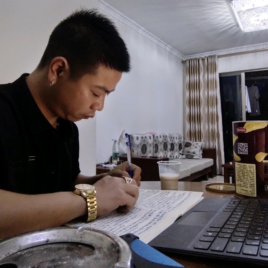 手握日月摘星辰，世间无我这般人