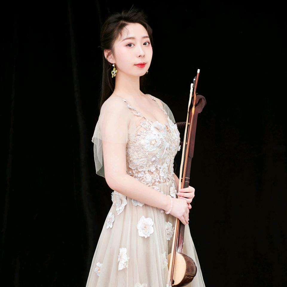 板胡骆欣颖