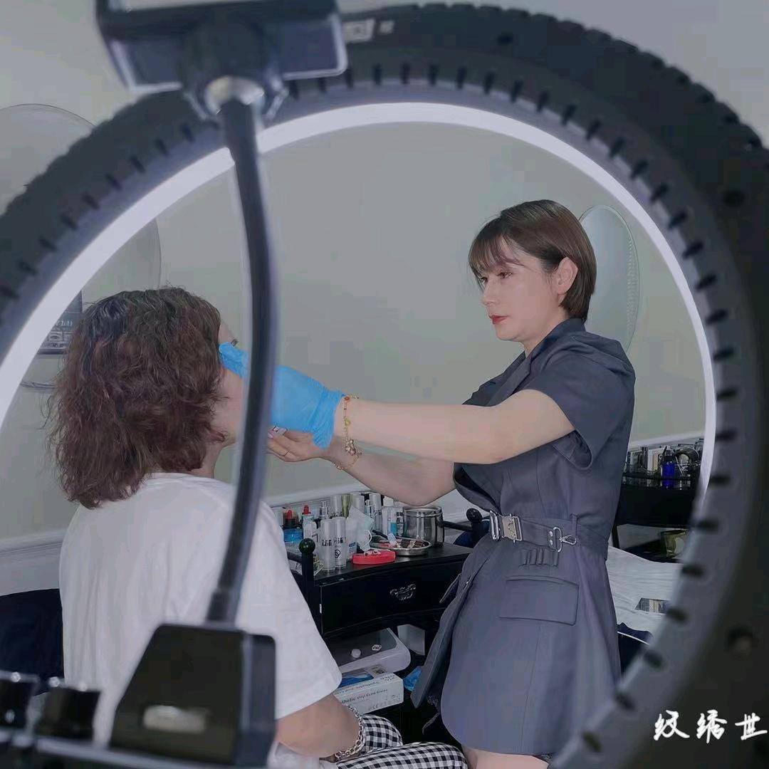 会做眉毛的文文老师