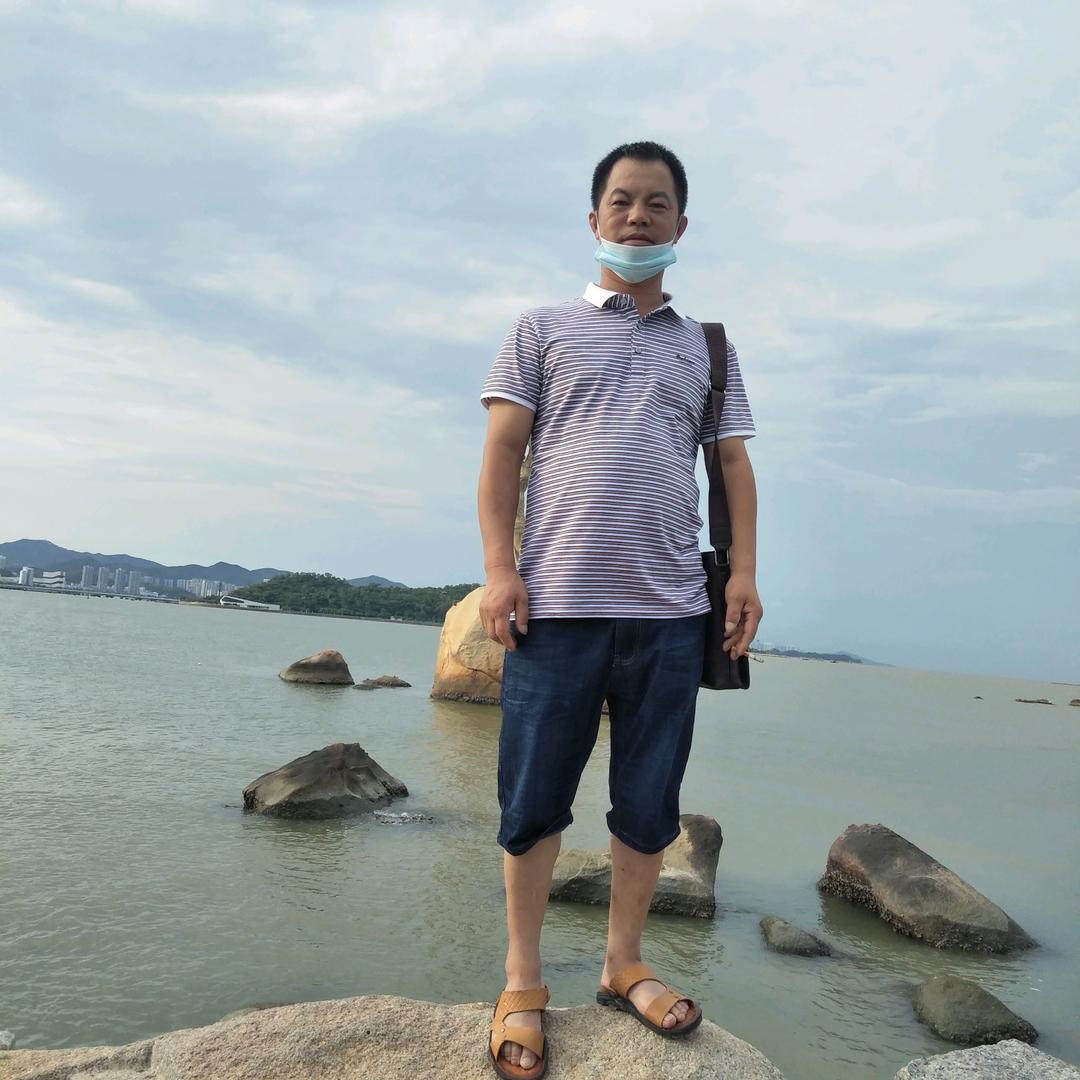爱你的人