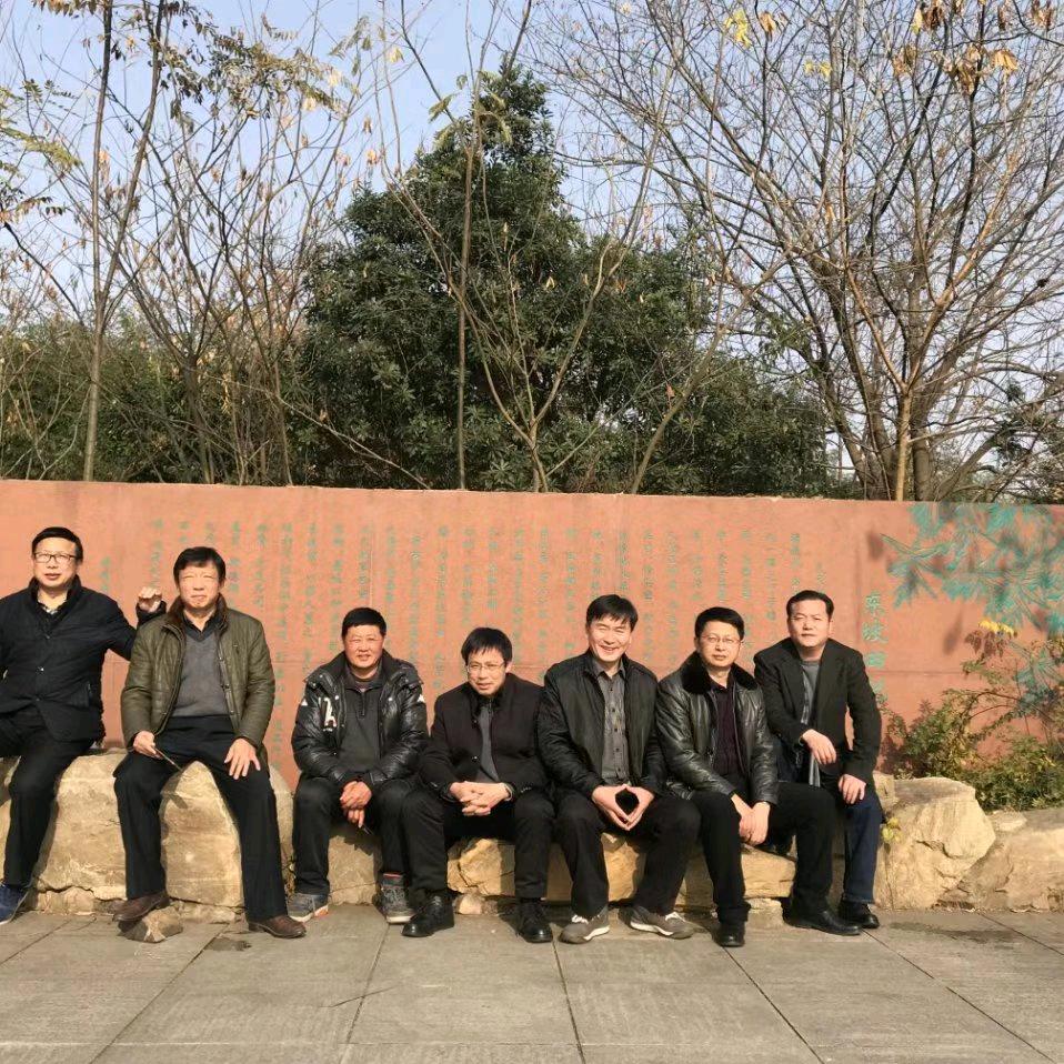 退休大叔回乡＞