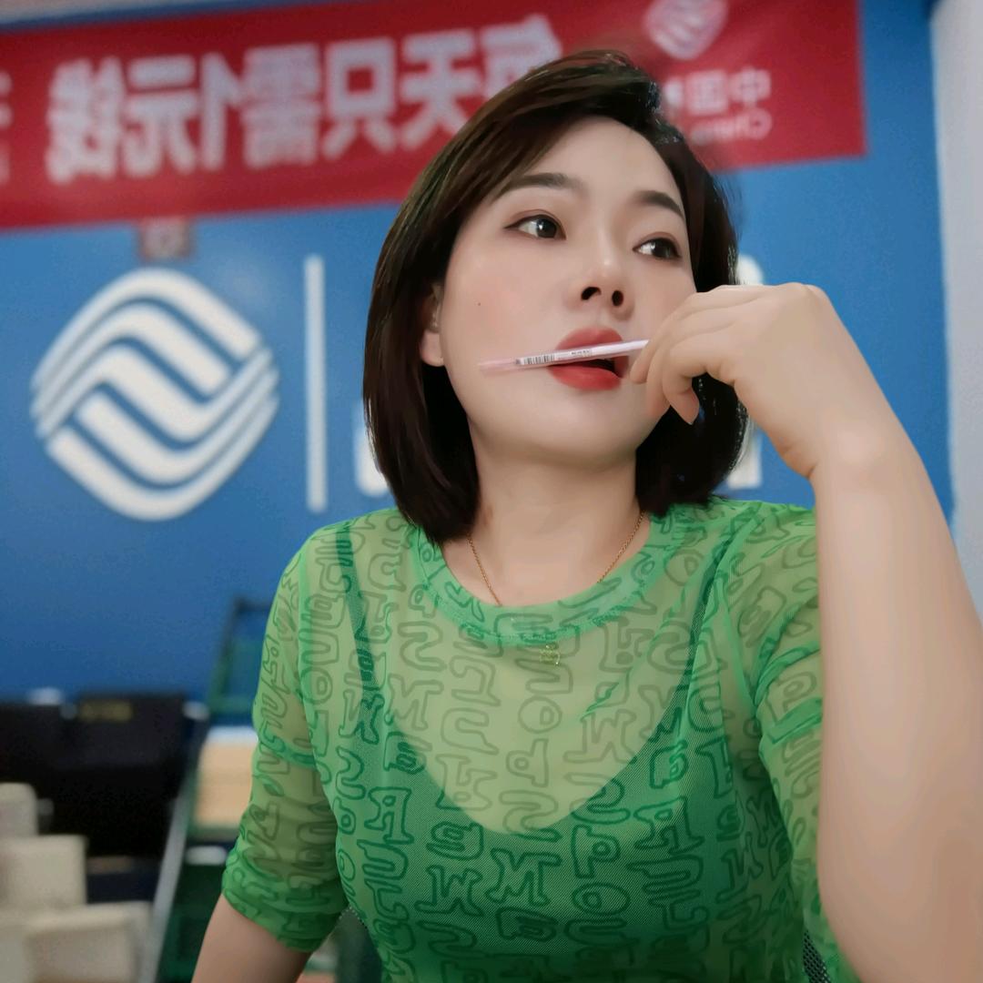 爱讲手机的冬梅姐