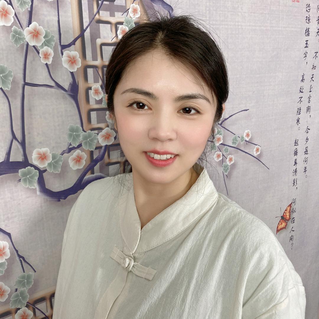 糖糖吃饱饭