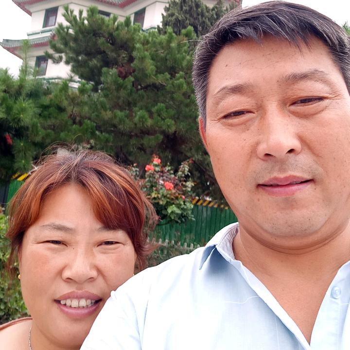 幸福一家人。
