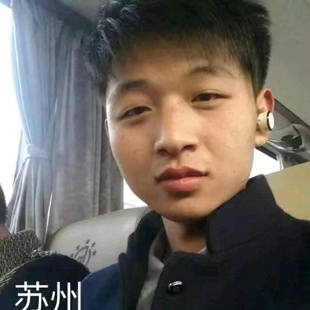 李新伟