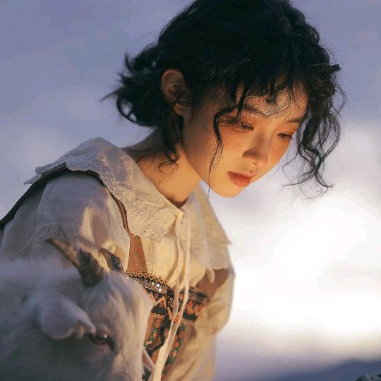 鹿鹿不会吐泡泡