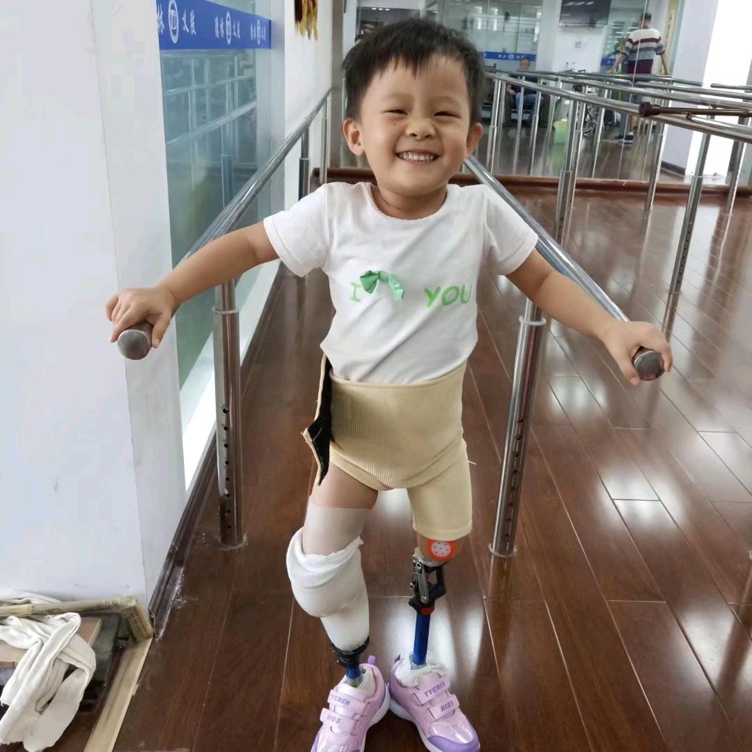 无腿励志女孩欣怡（橱窗有好物）