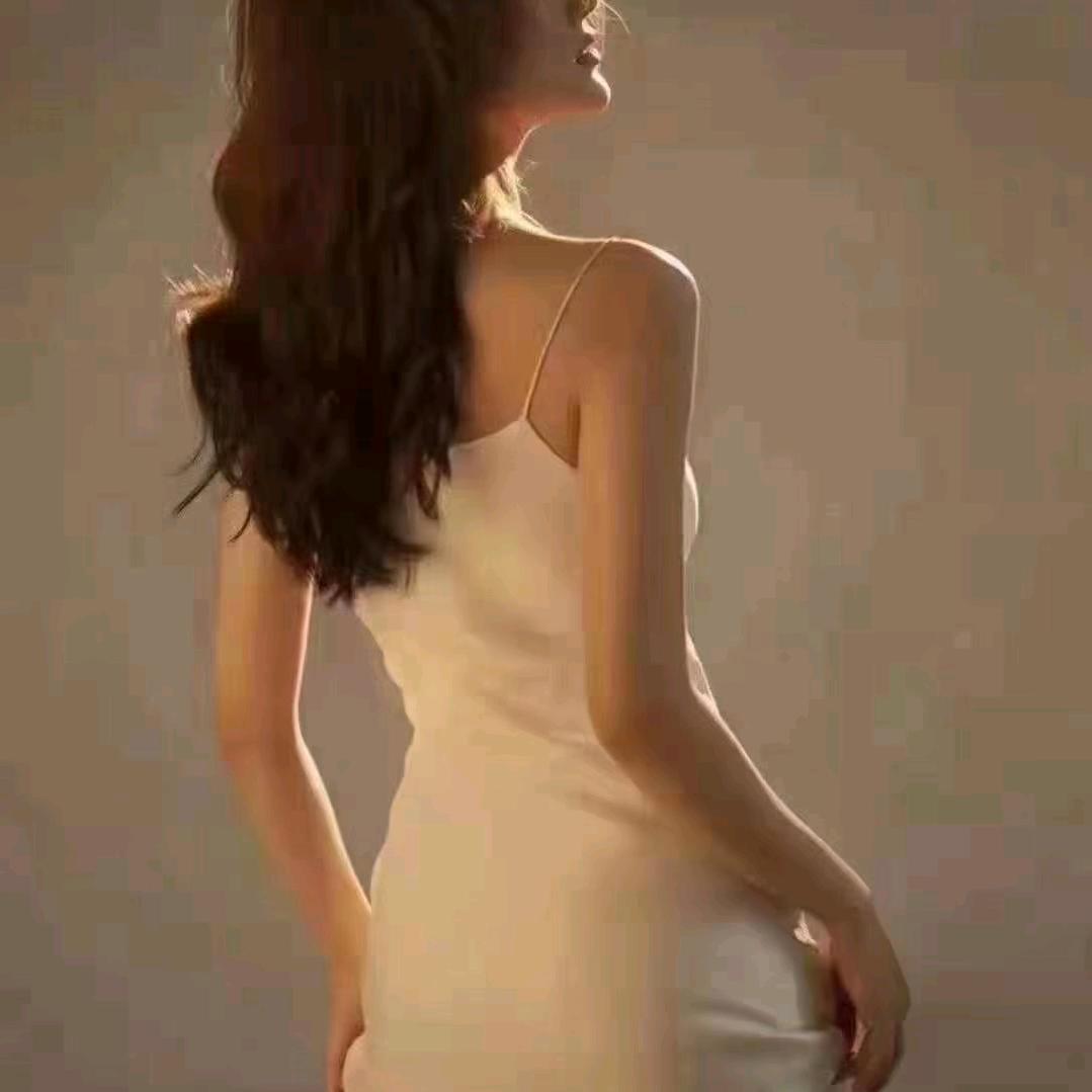 Miss Tang18731718555