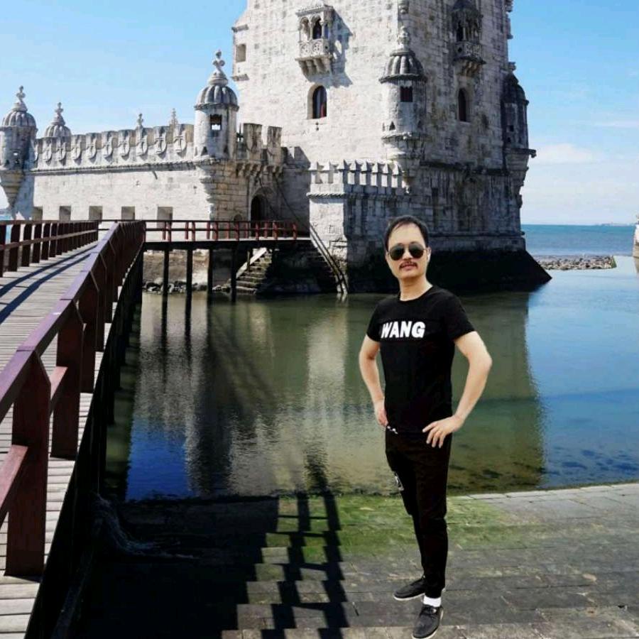 多情总被无情伤