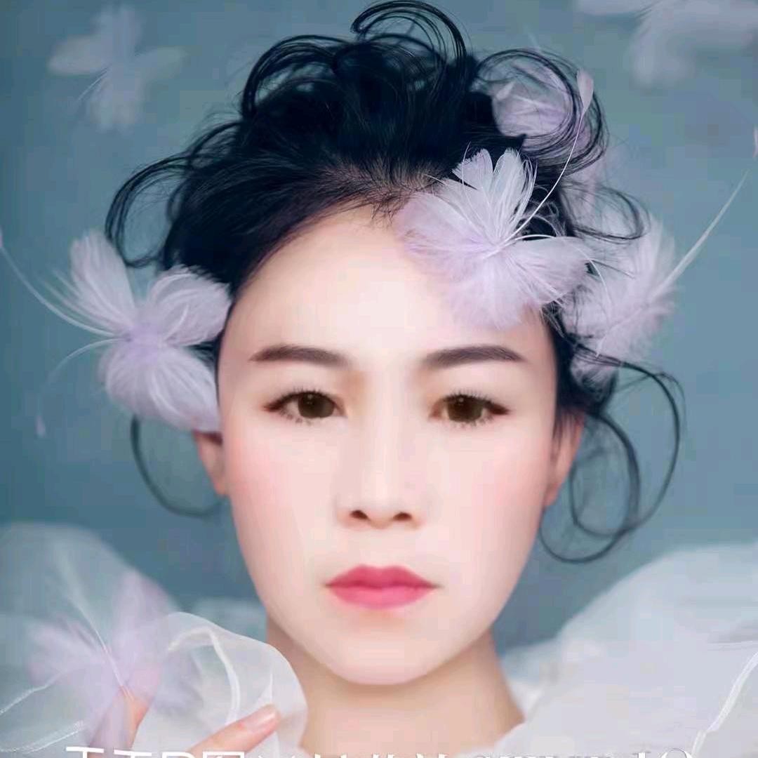 蜜蜂小姐姐