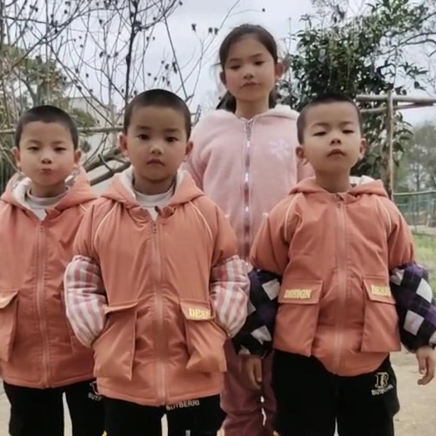 三胞胎妈妈(拒绝连赞)