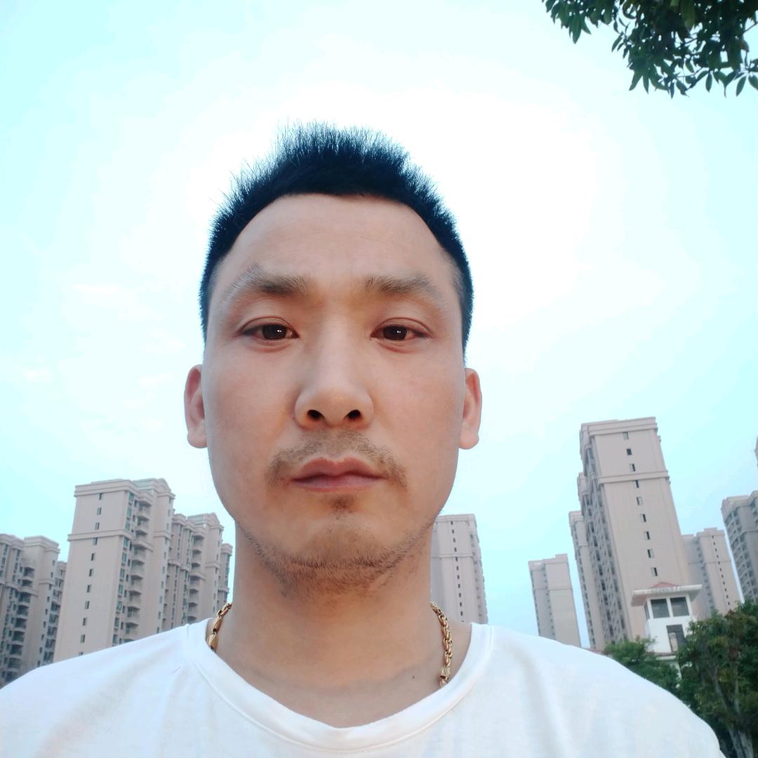 戴华明