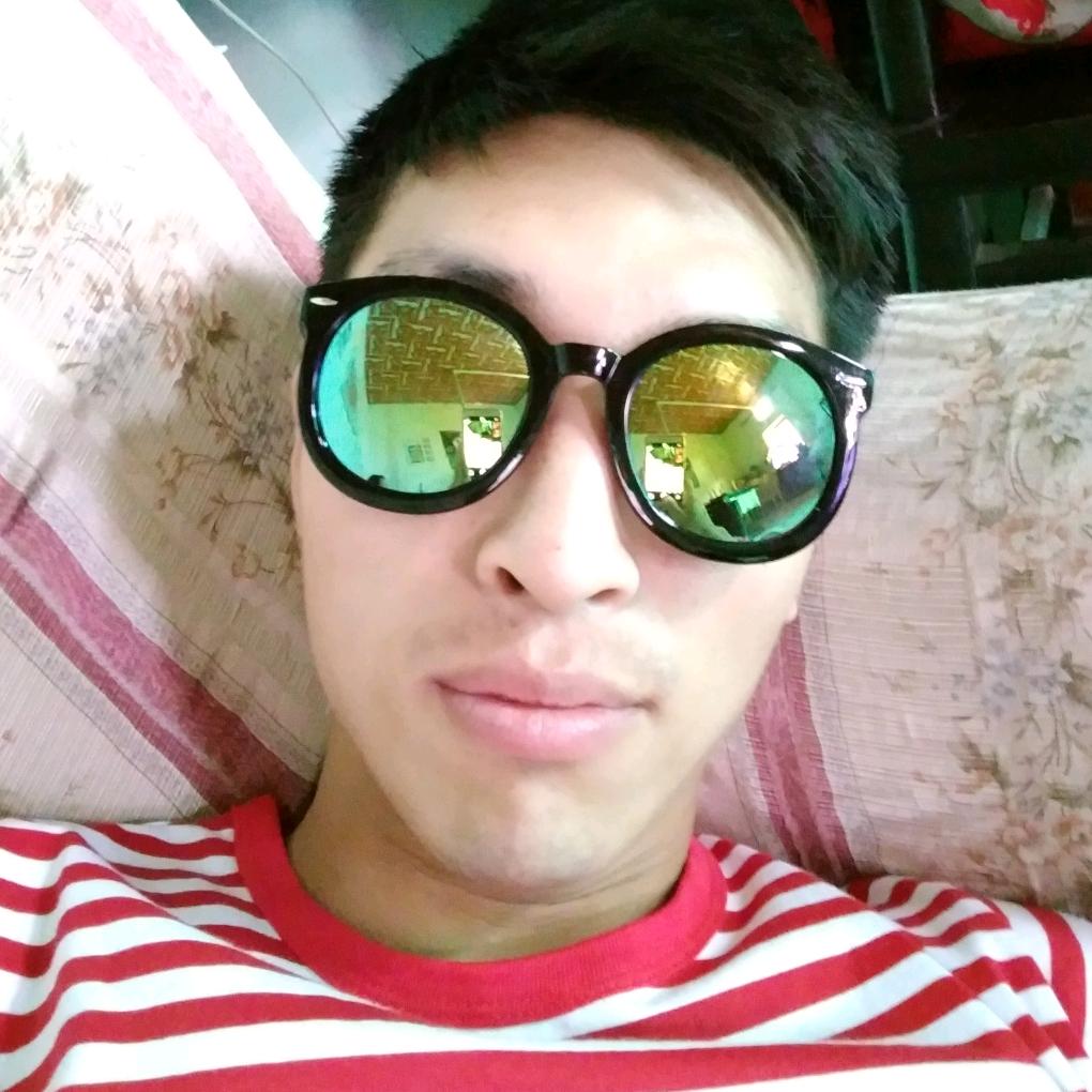 努力奋斗的小青年