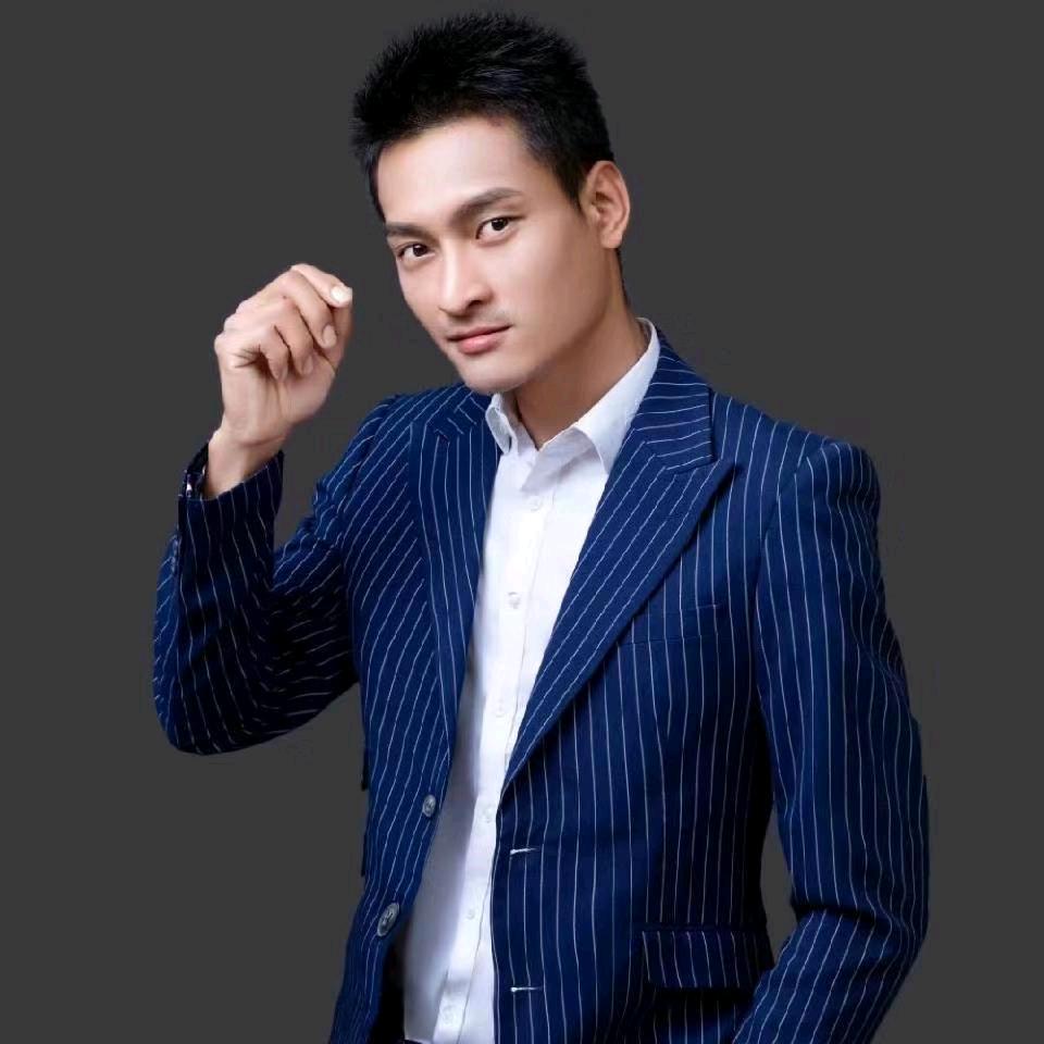 李家炫