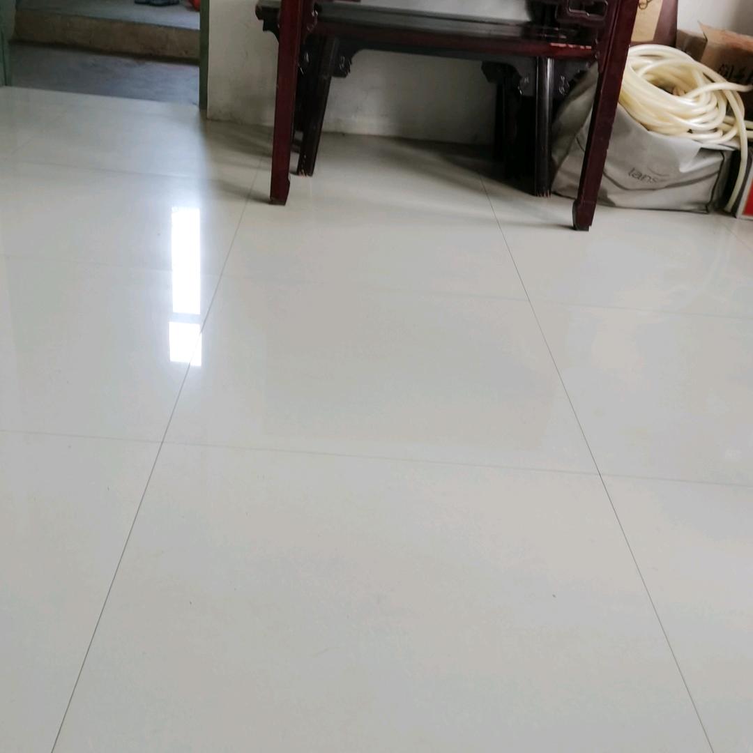 华