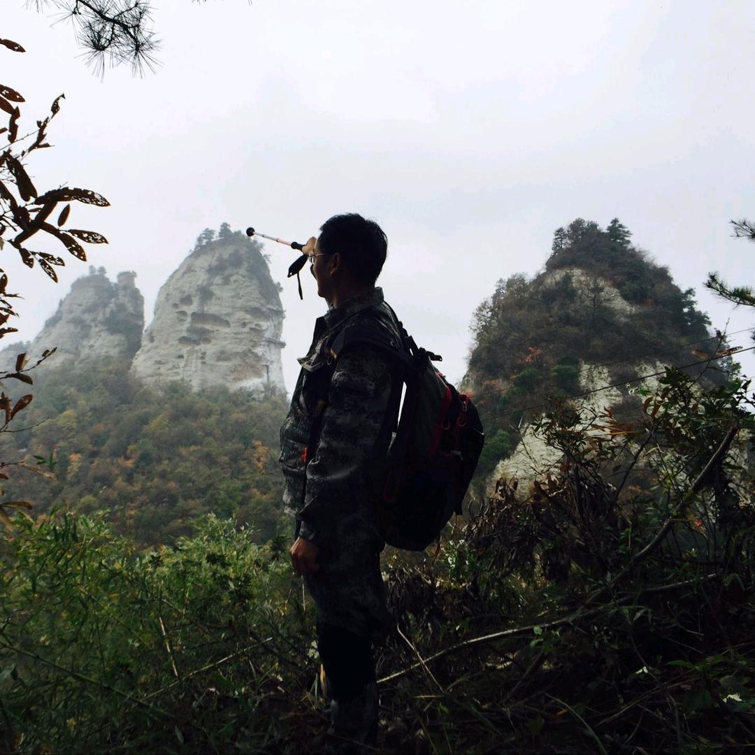 凤凰山后的新寨