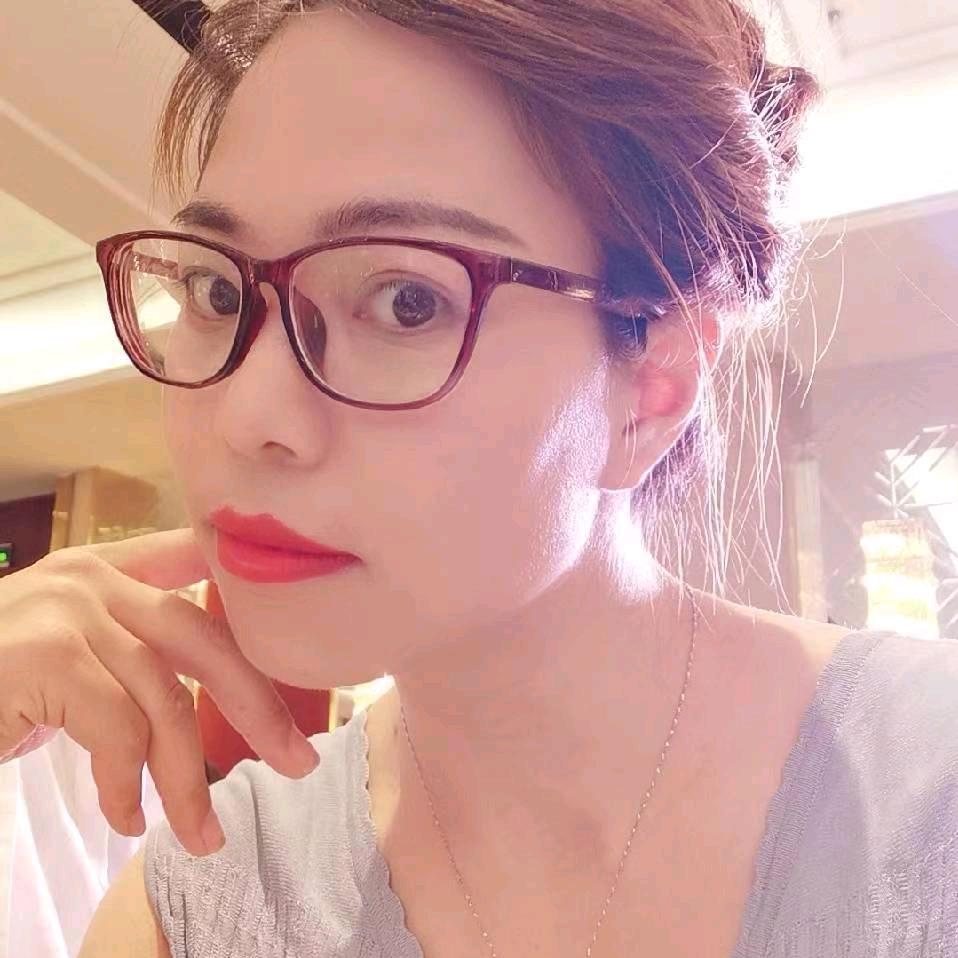 瑜伽老师梓萌