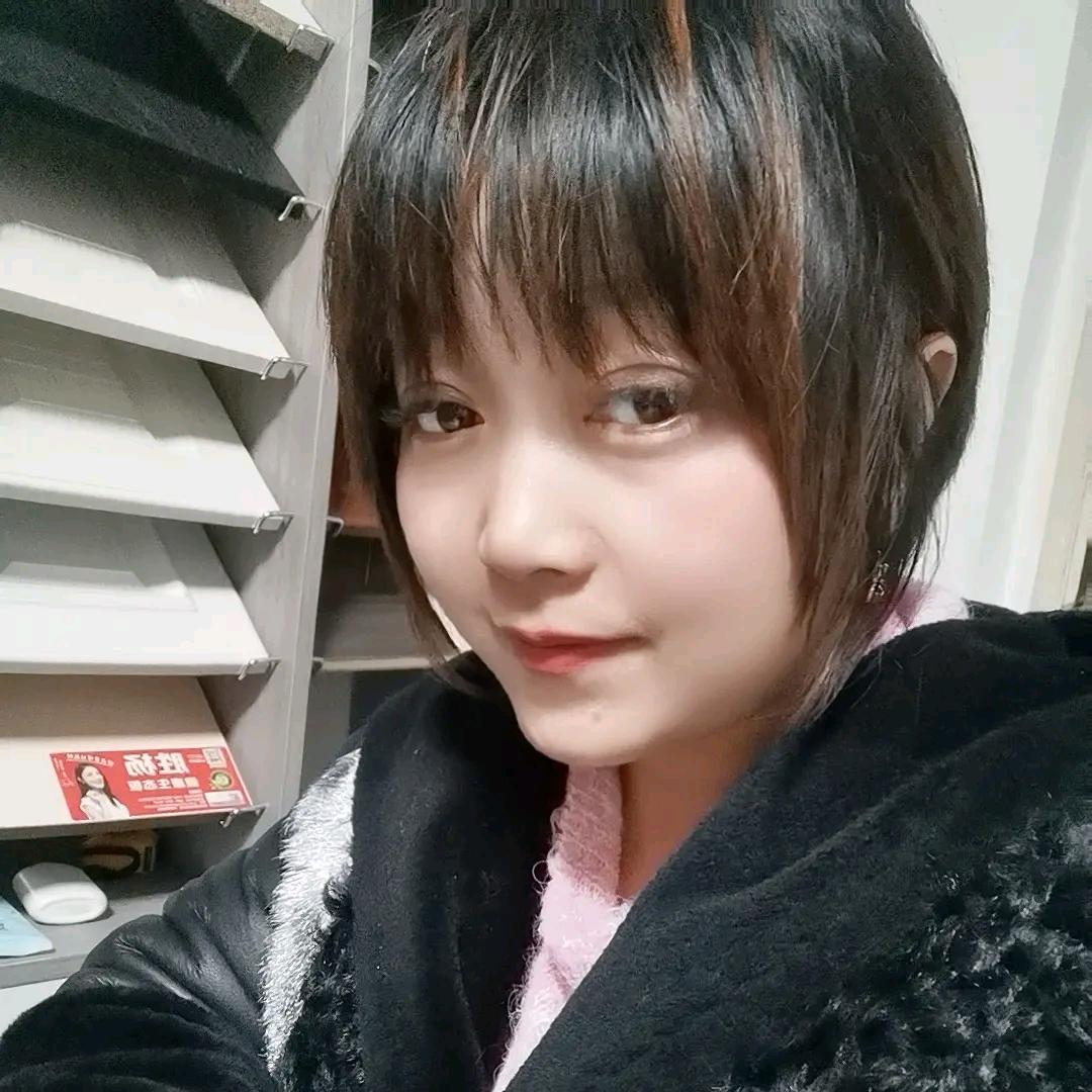 济南依诺家全屋定制源头工厂佳姐