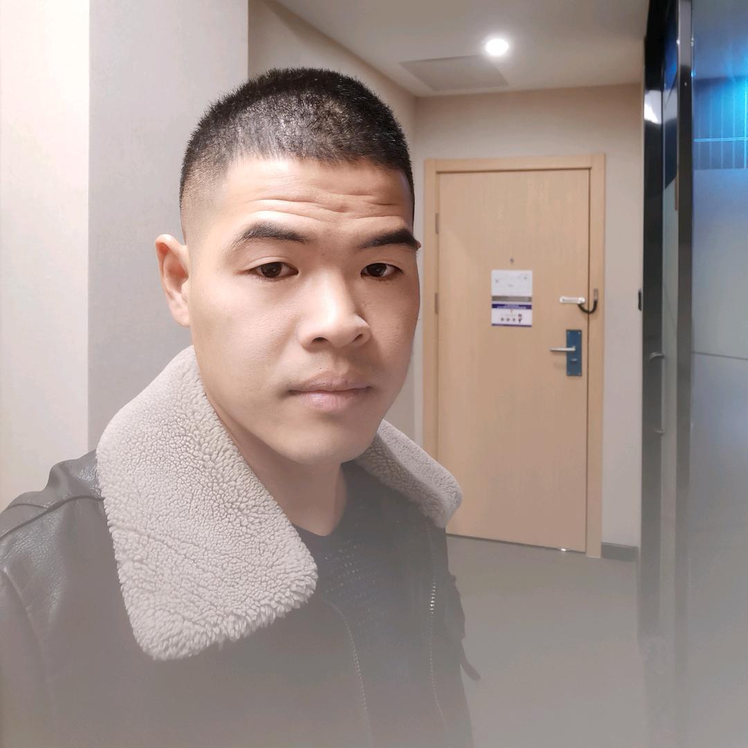 爱钓鱼的 贴砖小哥