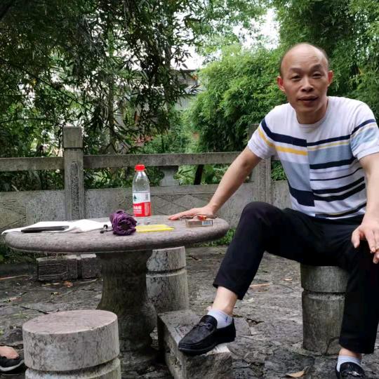 在寂寞中成长