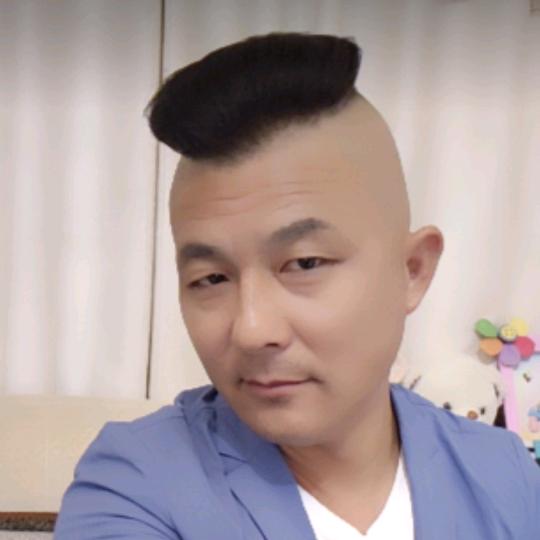 六个孩子的爸