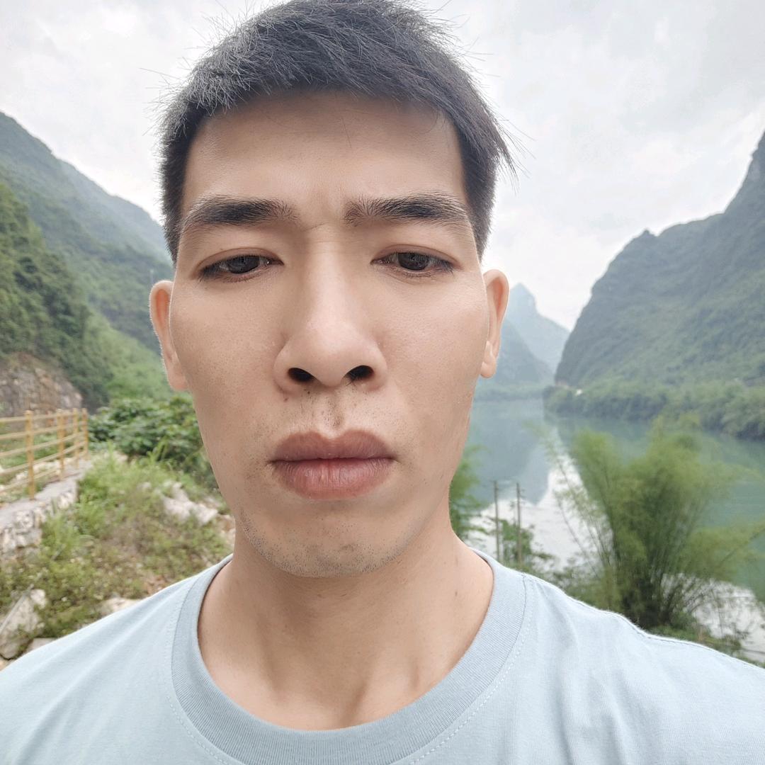 人潮拥挤，别负相遇