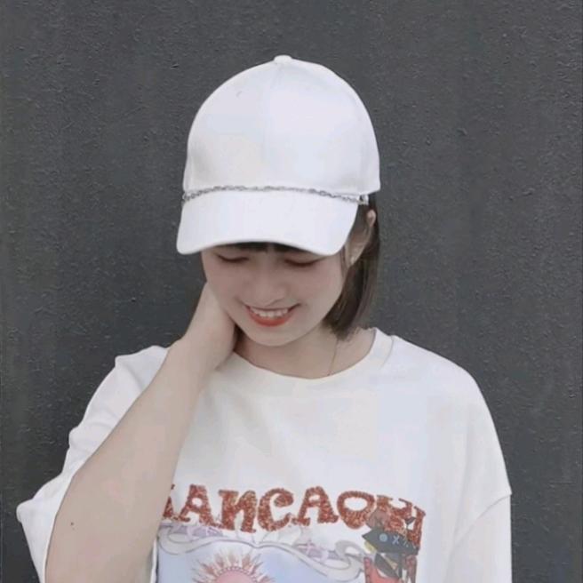 娟娟（十小月舞蹈队总管理）