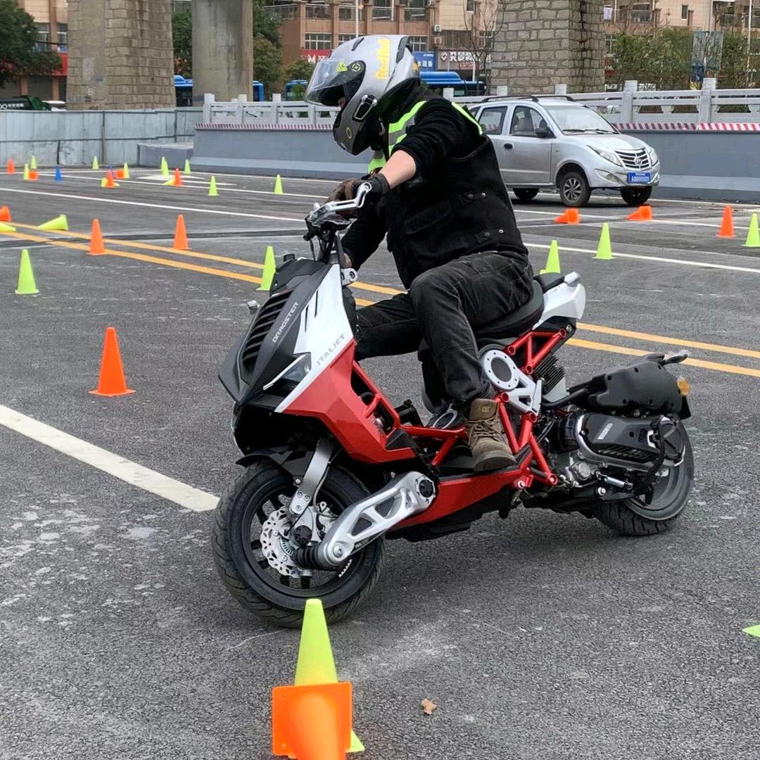 荆门摩帮大师兄