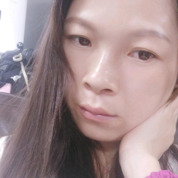 欣( ✿＞◡❛)莹